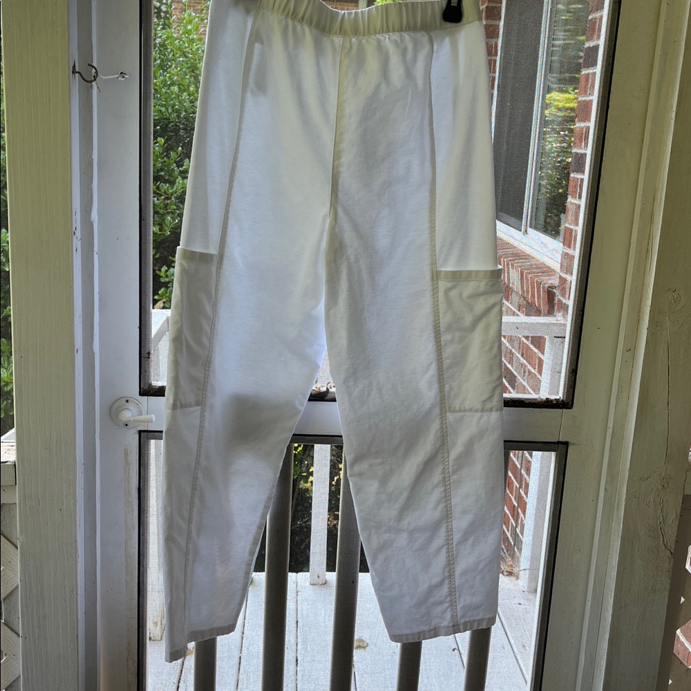 Eileen Fisher Organic Cotton and Hemp White Lantern Cargo Pocket Pull-On Pants - Picture 14 of 16